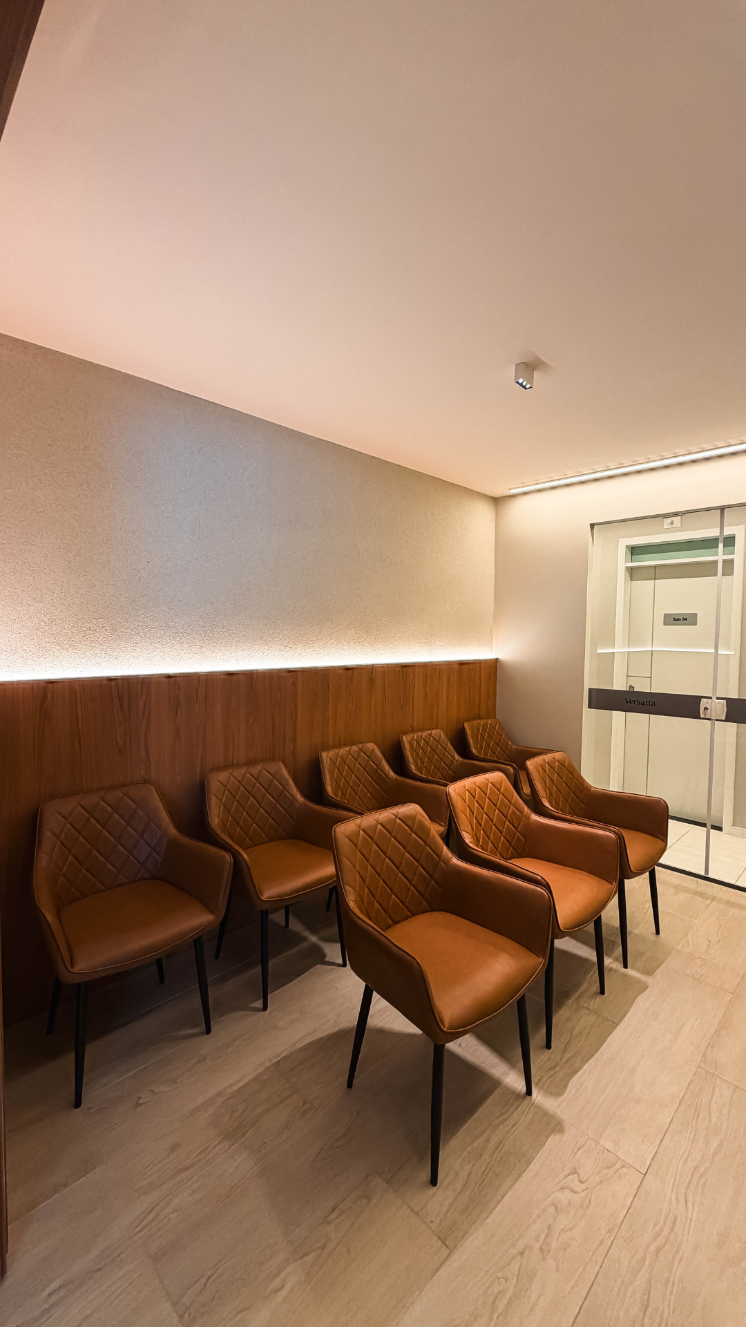 Sala de espera com poltronas